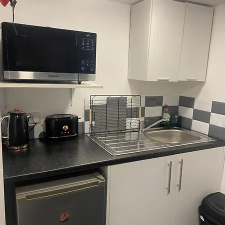 Black Ocean Holiday Apartments-2